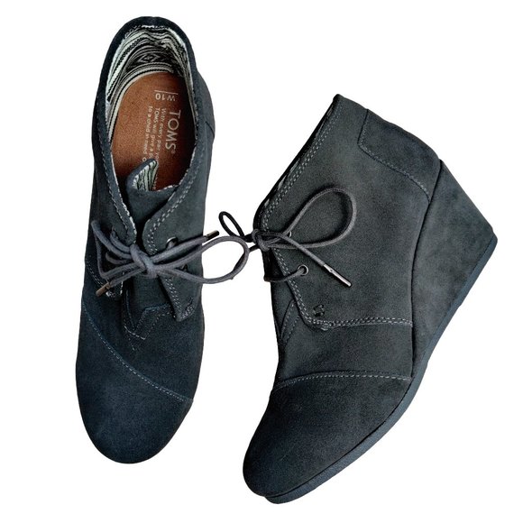 Toms Shoes - TOMS Desert Wedge Booties Gray Suede Lace Up 10